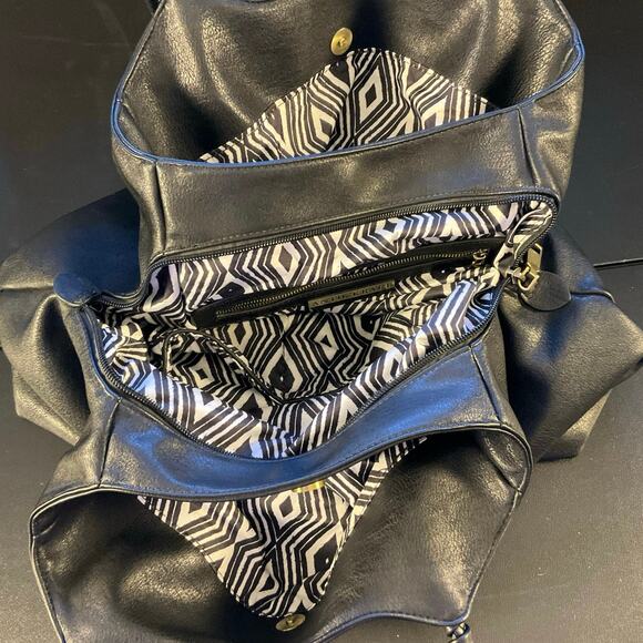 Antik Kraft Large Black Faux Leather Hobo Tote Bag with Wrapped Shoulder Straps - Picture 6 of 12